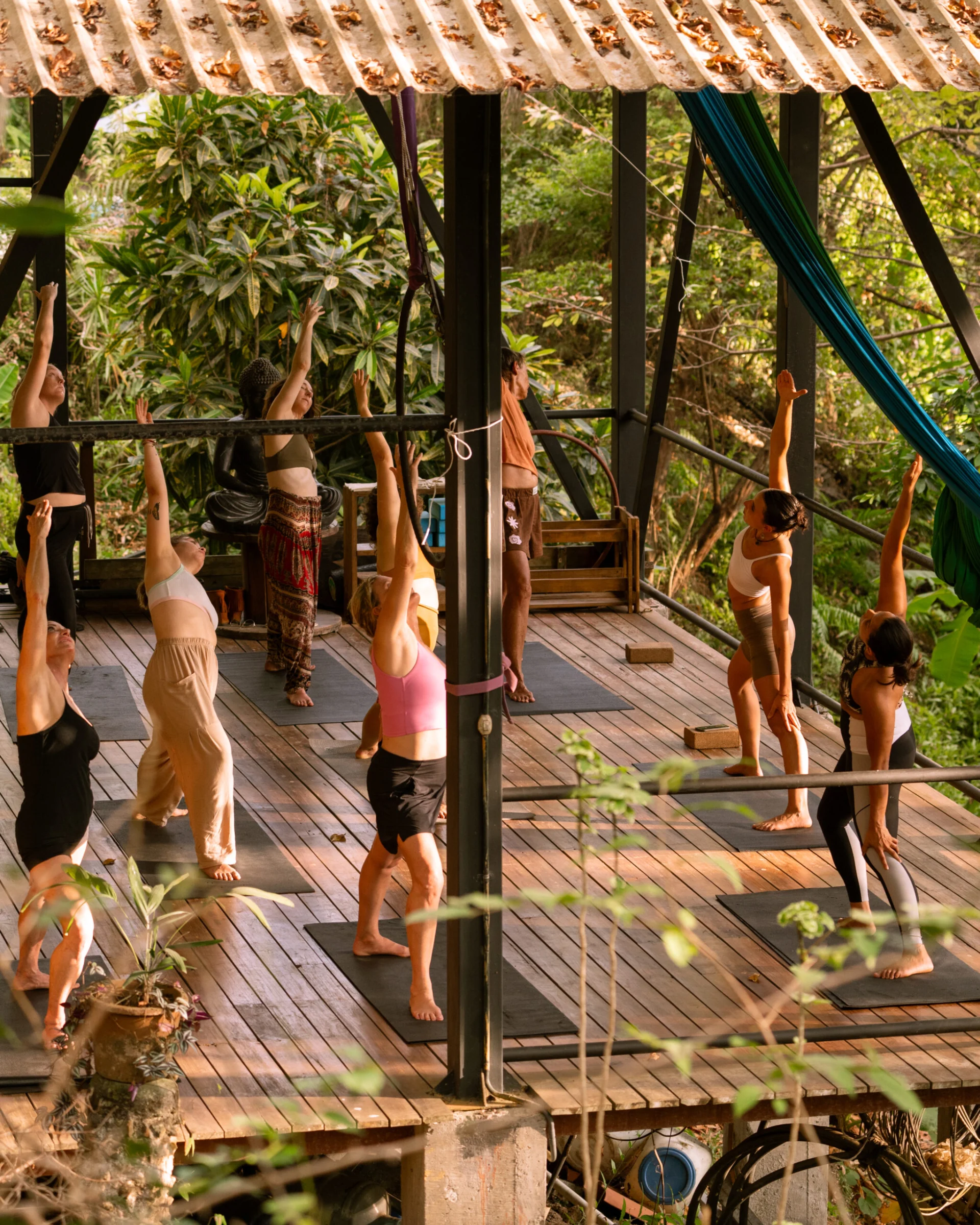 Women doing yoga in costa rica