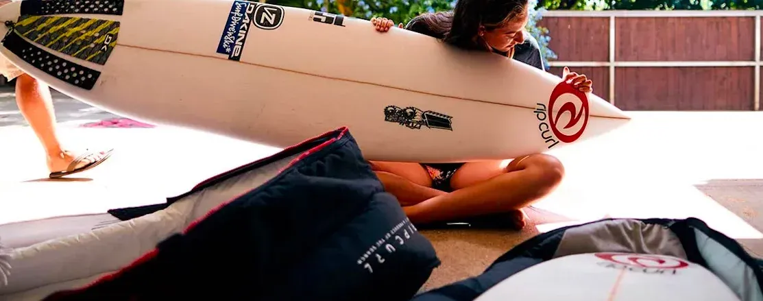 Pack your surfboard for travelling