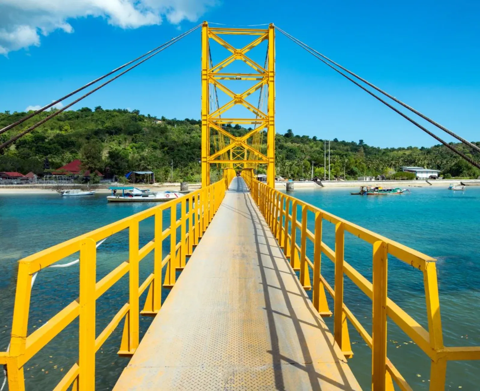Nusa Lembongan Bali bridge
