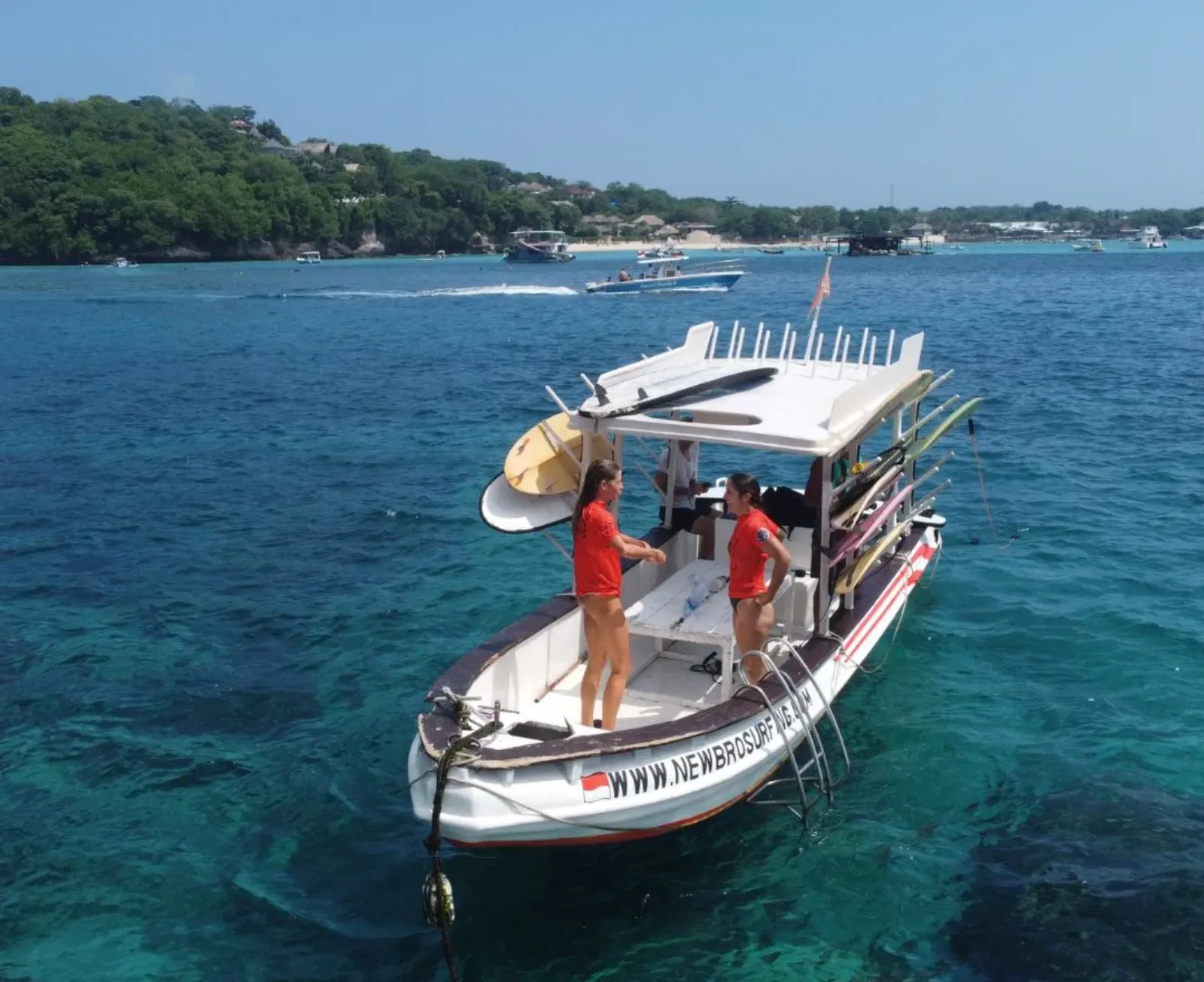 Nusa Lembongan Bali surf boat
