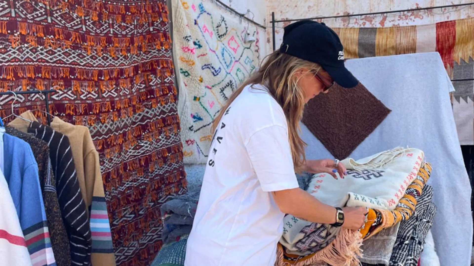 Female solo surf travel